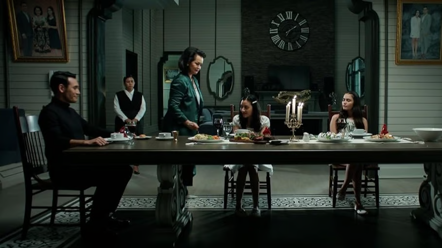 Review Macabre Keluarga Kanibal Teror Berdarah di Rumah